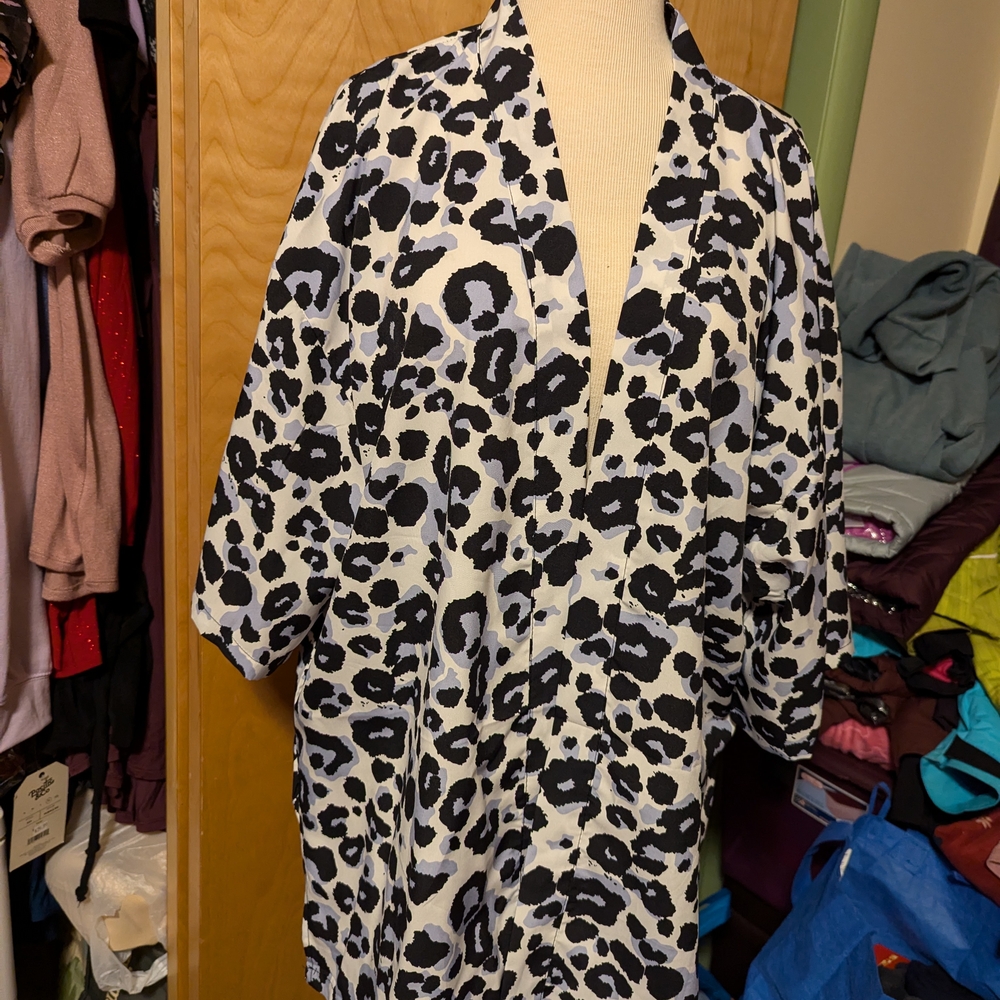 Women's Black and White Leopard Print Top